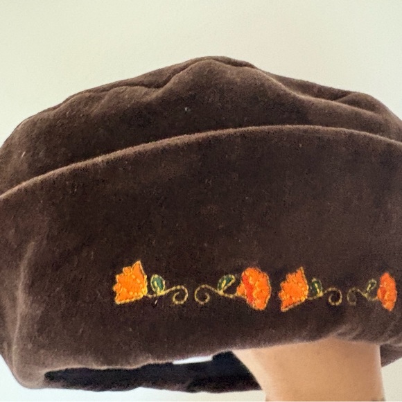 Winnie The Pooh Brown Beret Adult Hat Fall Pooh Orange Flowers 90s Embroidered - Picture 2 of 9